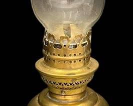 SHERWOODS LTD BRASS SHIP OIL LAMP