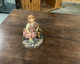 Yesterday's Child "If you have good friends, you have almost everything" Figurine