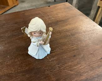 Homco Angel Playing Madoline #5504 Figurine