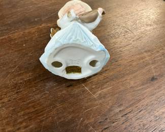 Homco Angel Playing Madoline #5504 Figurine