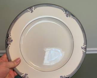 China - 40-piece Set! 5 pieces, setting for 8