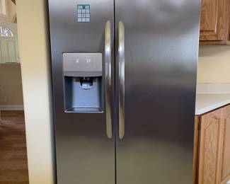 side by side refrigerator