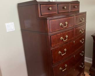 nice quality chest of drawers