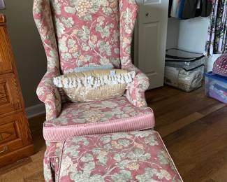 chair w/ottoman