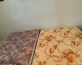 Another picture of twin beds