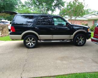 2006 Ford Expedition, 2 wheel drive, 188,000 miles