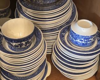 Blue Willow Dish Set