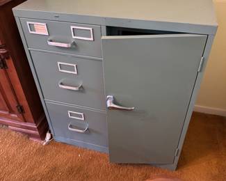 Metal cabinet