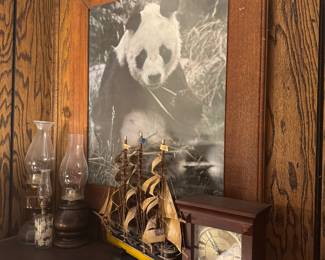 Panda, ship, clock
