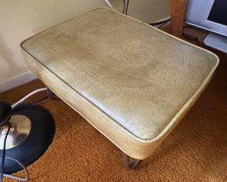 Vintage ottoman