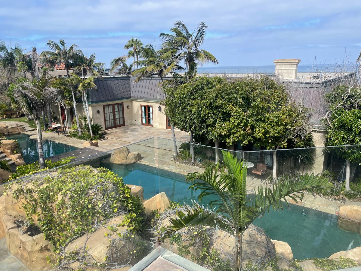 7000 Sq Ft Ocean front Demolition/Moving Sale
Note: Stairs& water features require special attention upon entry.