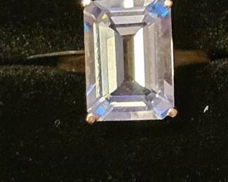 Gold ring. New old stock
