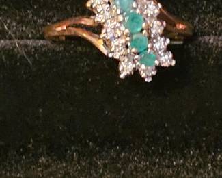 Gold ring. New old stock