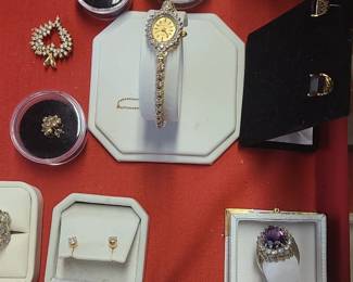 Assorted Gold jewelry