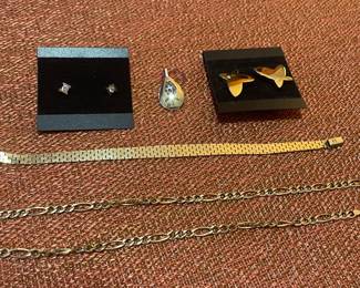 SOME OF THE 18KT & 14KT JEWELRY COLLECTION 