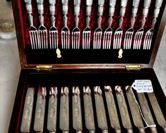 VINTAGE 24 PIECES MOTHER OF PEARL DESSERT/ FISH CUTLERY SET IN ORIGINAL BOX
