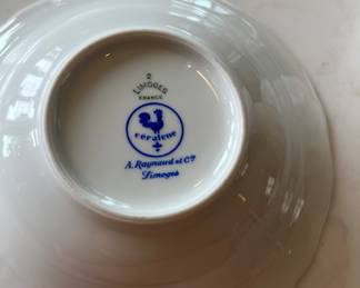 ELEGANT! LIMOGES A. RAYNAUD CHINA SIX PIECE PLACE SETTING. SERVICE FOR 12 WITH TWO SERVING PIECES