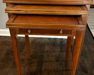 SET OF THREE NESTING TABLES