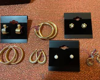 SOME OF THE 18KT & 14KT JEWELRY COLLECTION 