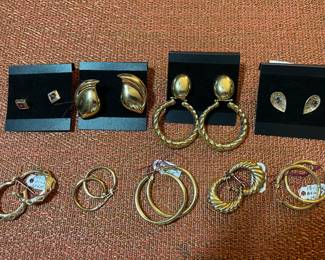 SOME OF THE 18KT & 14KT JEWELRY COLLECTION 