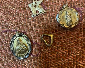 SOME OF THE 18KT & 14KT JEWELRY COLLECTION 