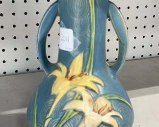 Roseville Pottery Zephyr Lily Vase 137-10