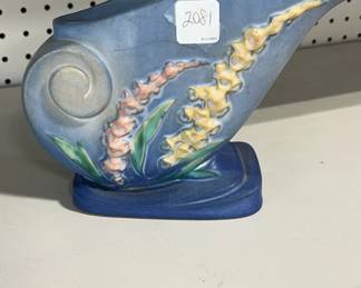 Roseville Pottery Foxglove Cornucopia 166-6