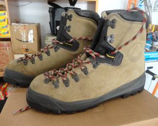 Excellent Condition Size 44.5/La Sprotiva Makalu Hike Boot