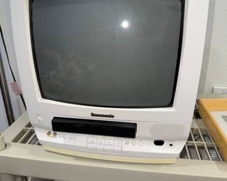 Vintage Panosonic TV VCR Combo Gaming Retro