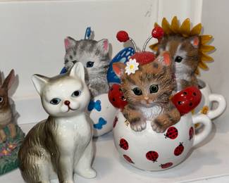 Cat, kitten figures