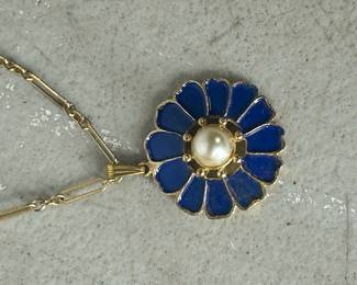 Flower necklace