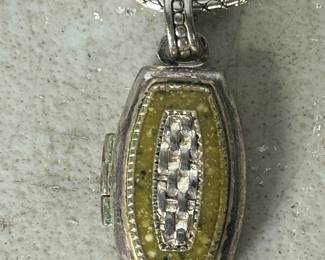 Necklace pendent