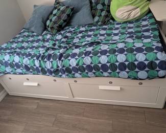 Very nice daybed