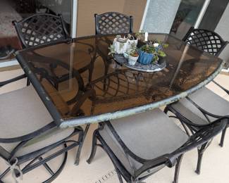 Lanai table and chairs