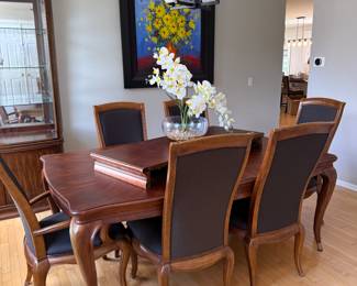 Beautiful Dining Room Table with 2 Leaves and Protective Pads.  6 Chairs.  Made in North Carolina
