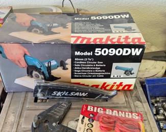 Makita cordless circular saw