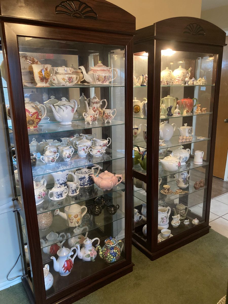 BLOWOUT MONDAY! Huge Collectable Sale! Teapots, starts on