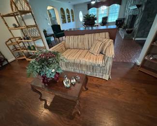 Sofa and ducks sold.