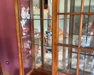 Thomasville Curio cabinet