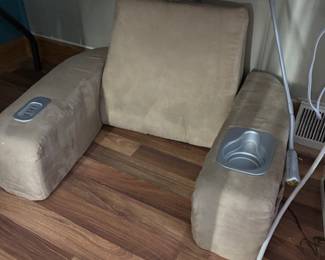 Massaging heated cushion