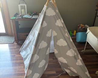 cute child size Indian hut, Teepee