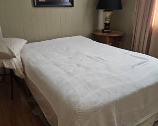 Full size bed