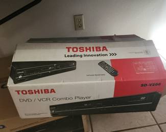 Toshiba SD-V296 DVD/VCR Combination Player - Black