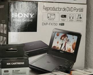 Sony DVP-FX750 7-Inch Portable DVD Player