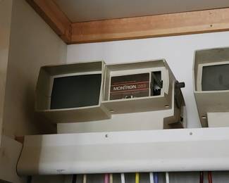 MONTRON Movie Theater Projector & Handheld Viewer