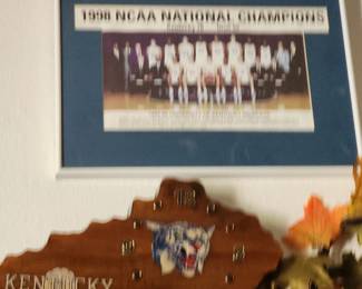 Kentucky Shaped Wild Cats Clock