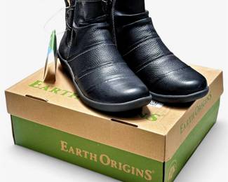 Women's Earth Origins Liberty Black Leather Boots, Size 8