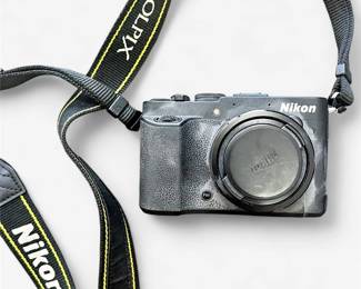 Nikon CoolPix P7700 12.2 MP Digital Camera