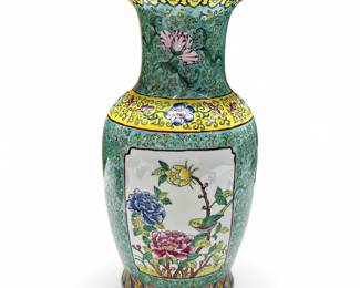 Porcelain Vase with Floral and Bird Motif, Qing Style