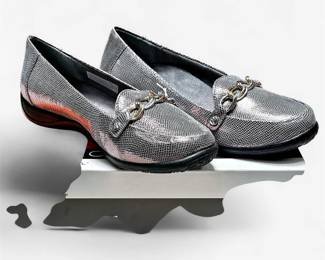 Vionic Alda Pewter Lizard Women's Size 8 Loafers
